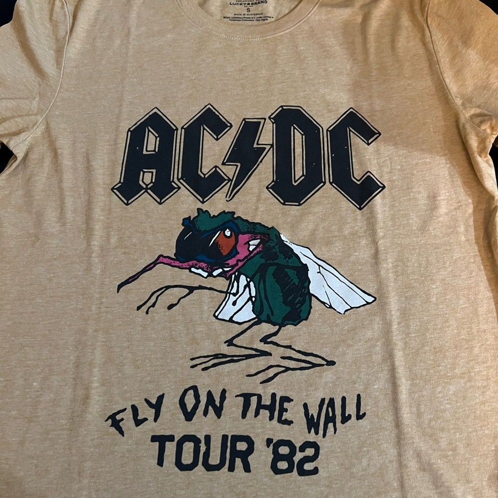 LUCKY BRAND TSHIRT
